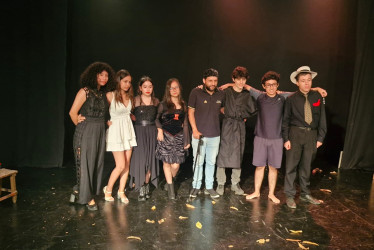 El grupo del Santa Teresita quedó de noveno en el Festival Intercolegiado de Teatro.