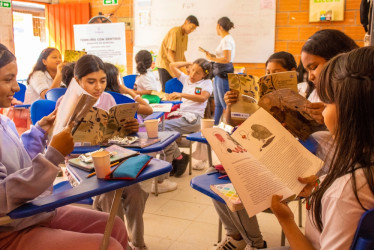 El proyecto Terruño con sentido, construyó colchas de retazos con los estudiantes del colegio Sausagua en Quinchía