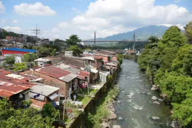 Encuentran cadáver de un hombre flotando en el río Otún